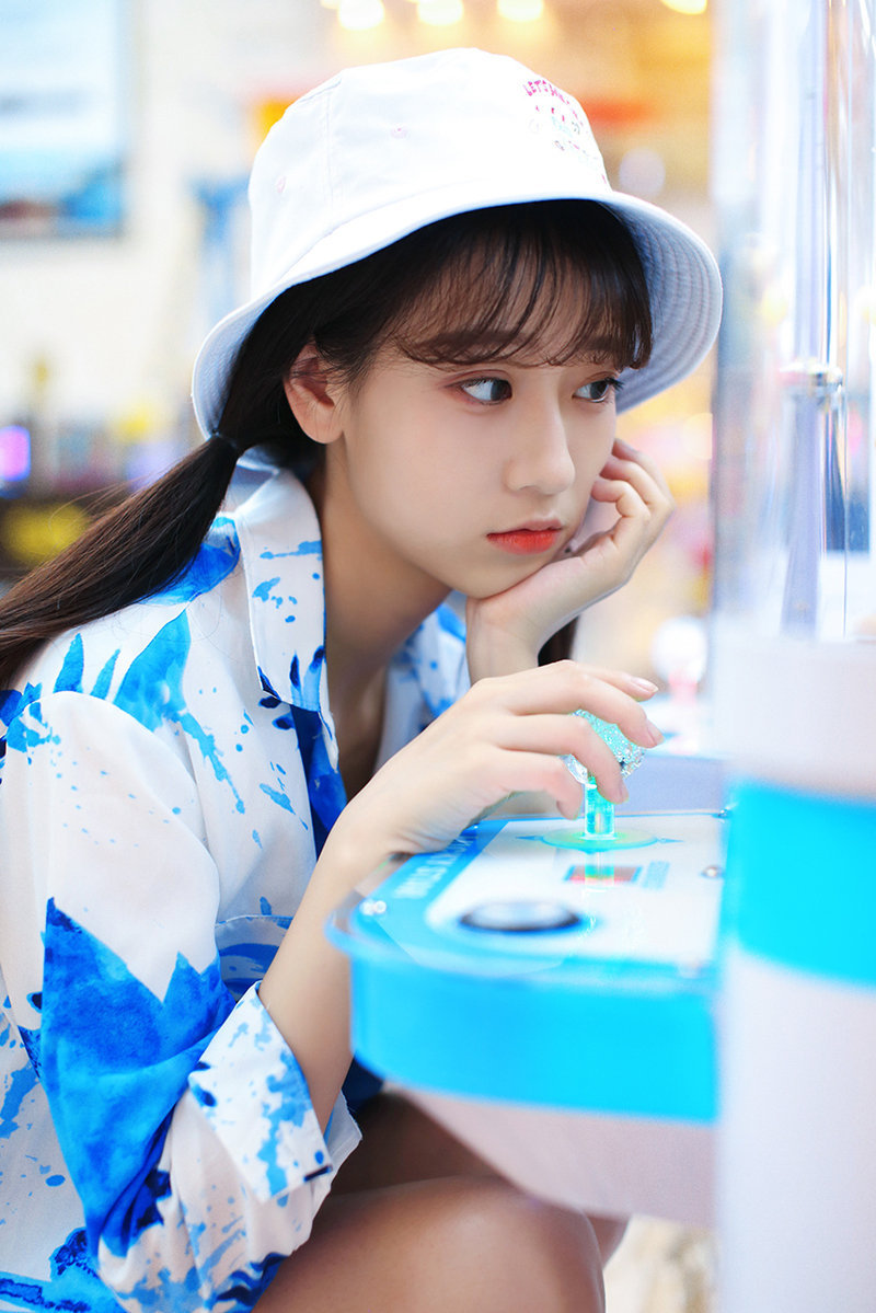 双马尾可爱美少女游戏厅愉快的享受休闲时光写真集  @微相册 @微博