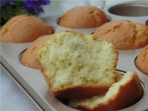 还记得小时候吃的鸡蛋糕吗?只要有面粉鸡蛋和糖在家也可以做出来