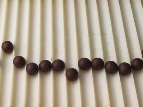 药丸是如何制成的？|丸剂|蜜丸|粘合剂|细粉|切丸_新浪新闻