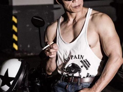 61岁中国老炮惊艳米兰! 健身的男人从来没有年龄!