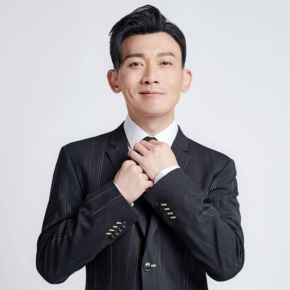 他是耿直的大猪蹄子,傲娇柔情的乾隆,不缺黑历史今凭实力翻红!