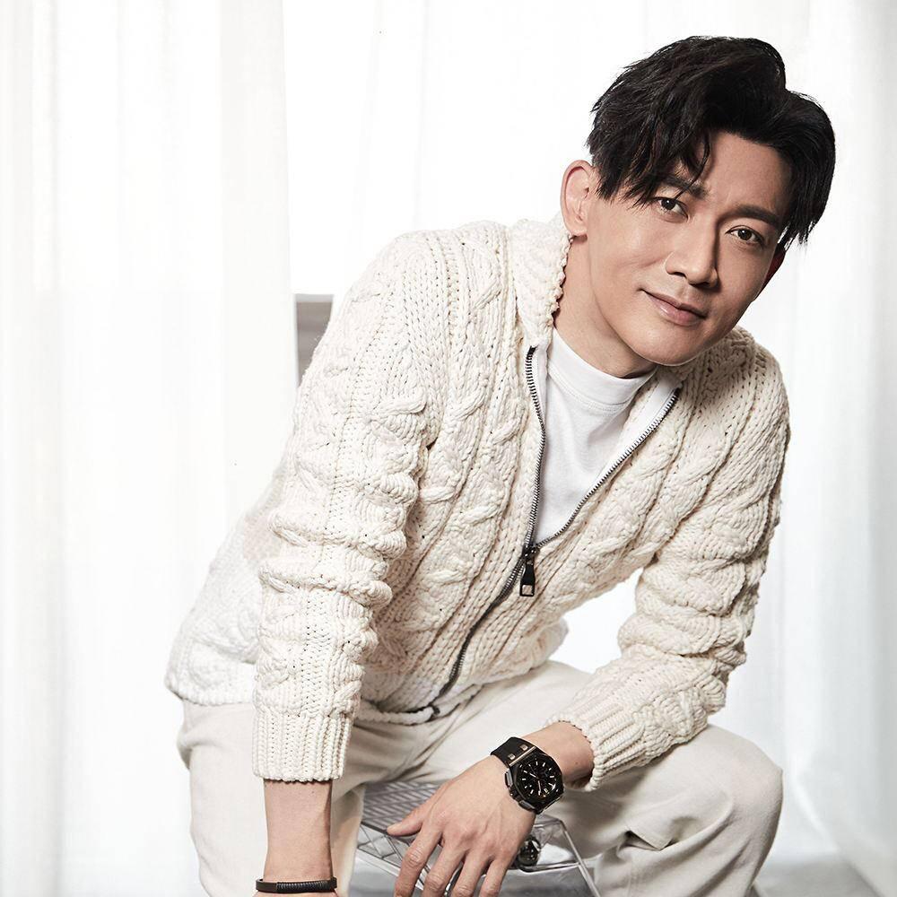 他是耿直的大猪蹄子,傲娇柔情的乾隆,不缺黑历史今凭实力翻红!