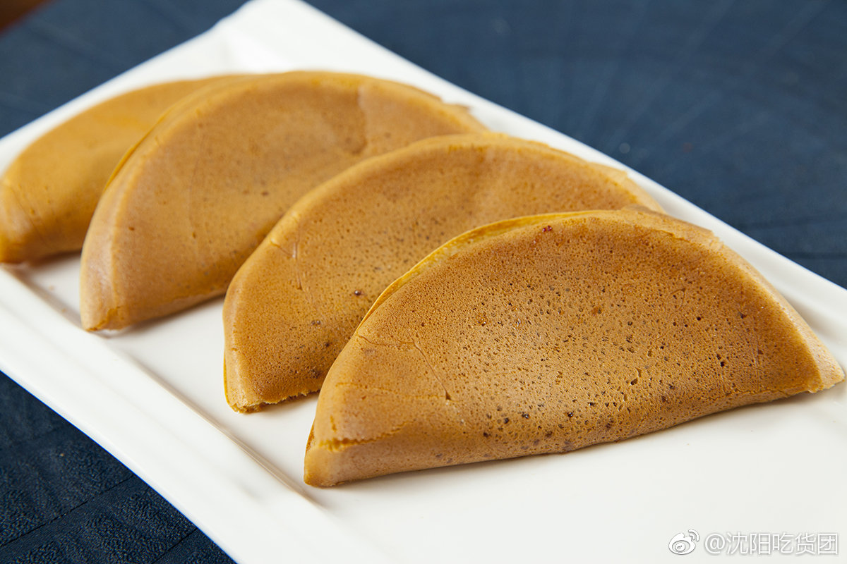 去过成都的一定知道除了川菜还有个特别好吃的蛋烘糕