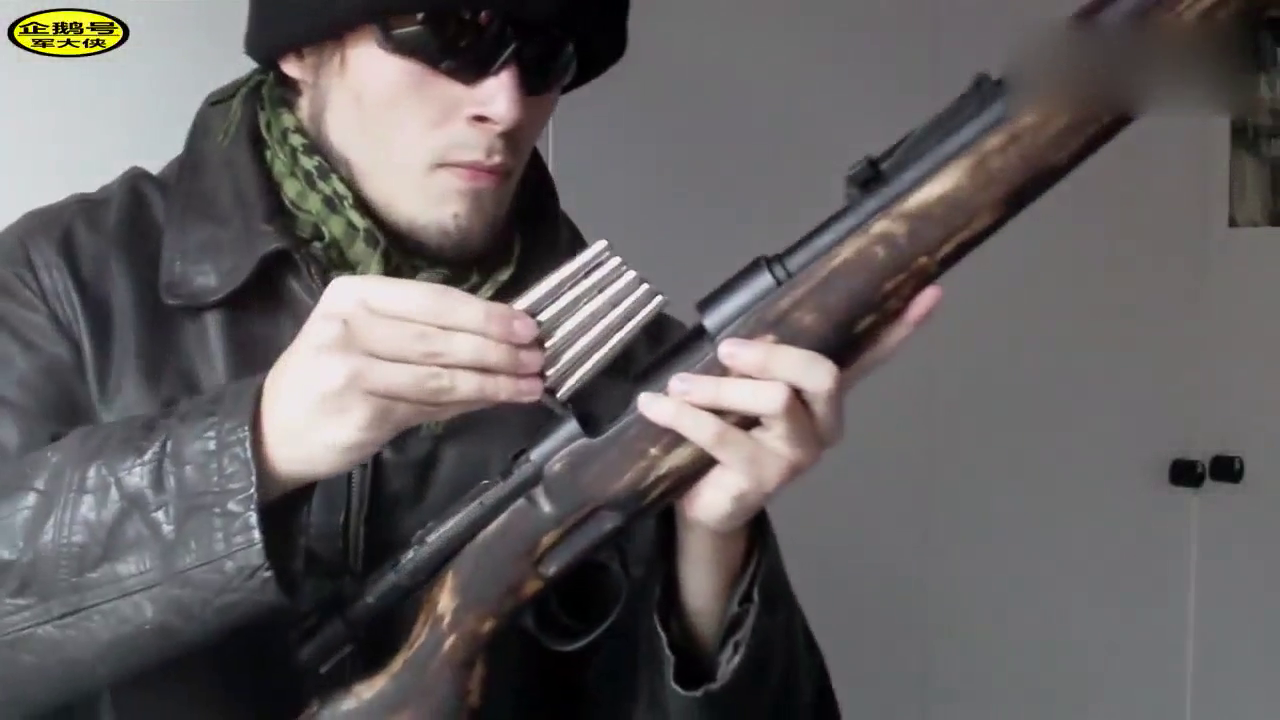 实测日本玩具气枪版毛瑟98k步枪,拉栓上膛射击跟真的一样!