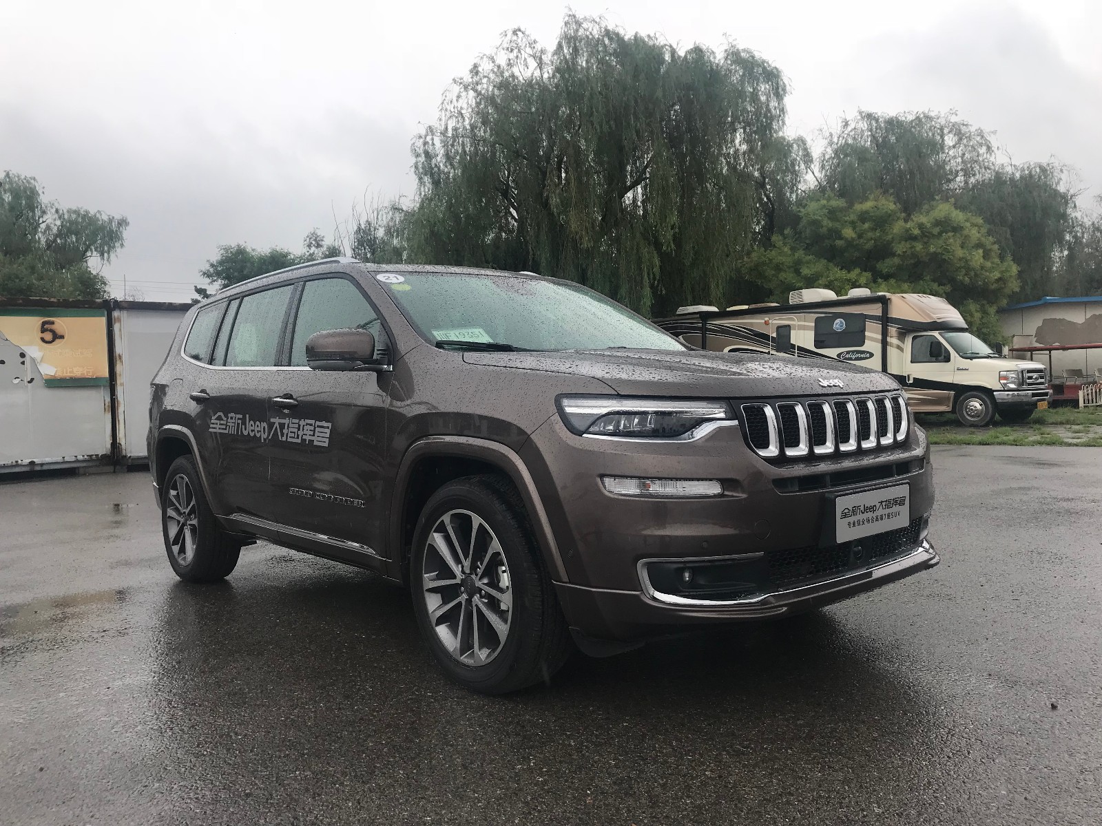 试驾全新jeep大指挥官,整体感觉不像一辆"jeep"