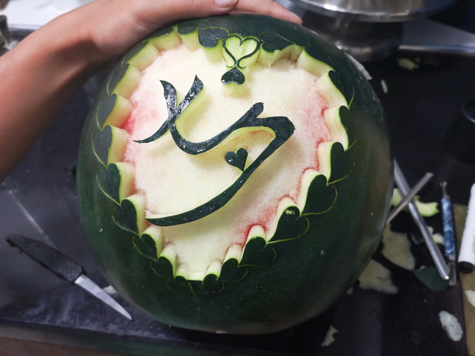 七夕情人节西瓜雕刻三毛水果艺术原创出品