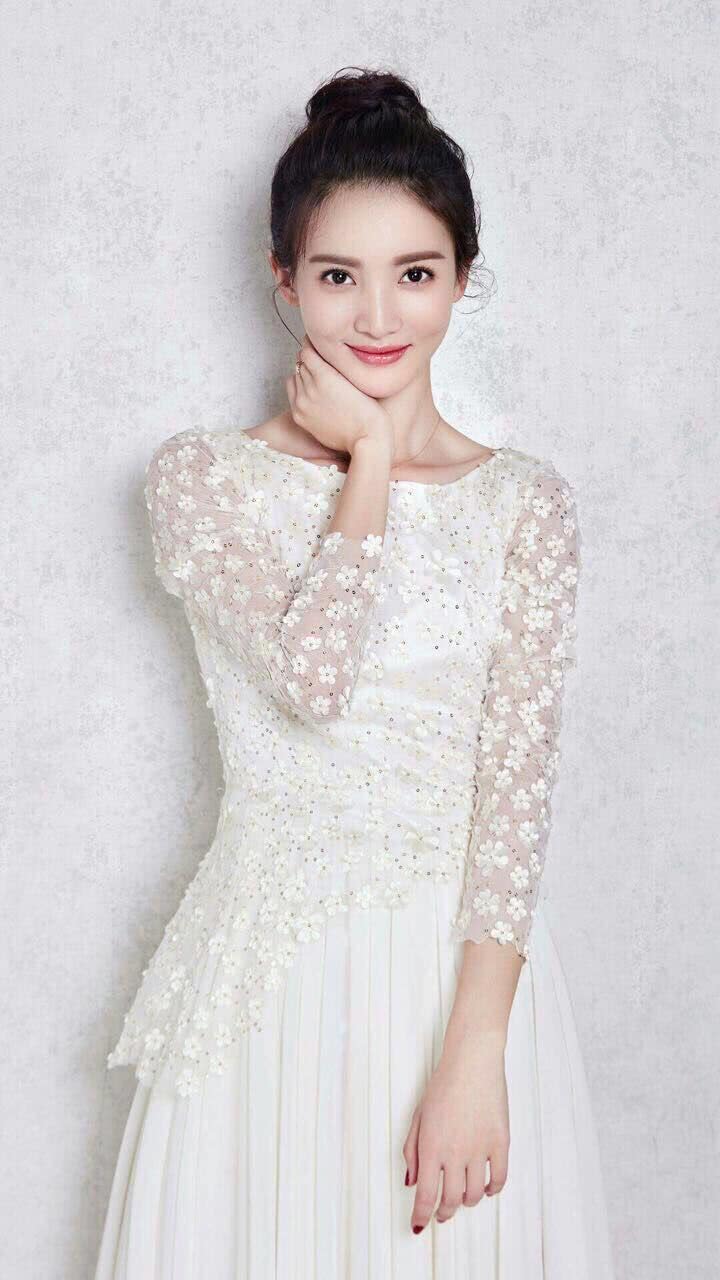 唐人一姐,曾与邓伦假戏真做,刘诗诗的接班人,气质不输baby