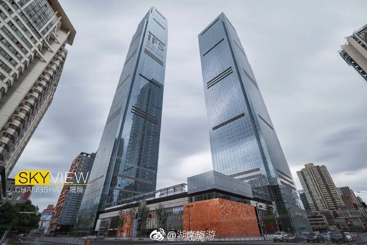 "湖南第一高楼"长沙九龙仓今天开业![憧憬]