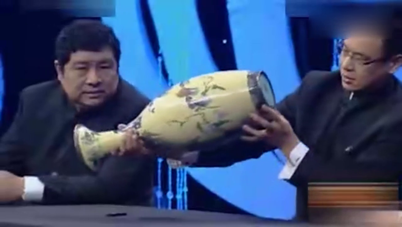 三连号的100元值钱吗具有收藏价值吗你有这样