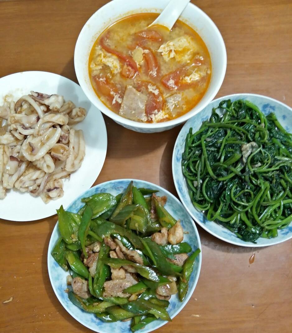 炎热的周末猫在家里做吃的50块不到的午餐吃得饱饱的