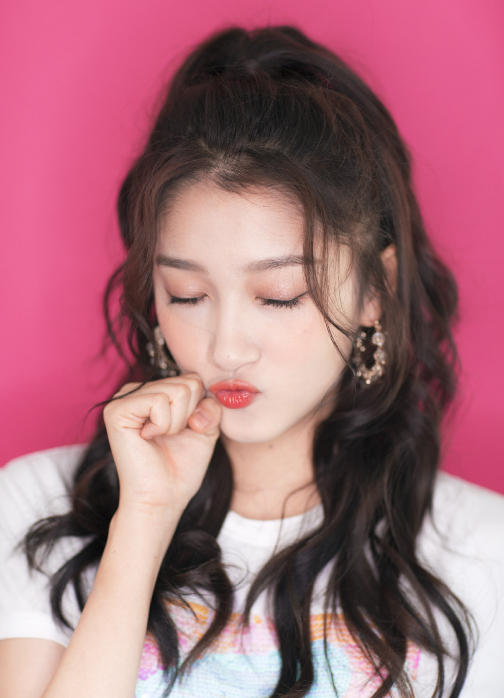 关晓彤曾经被吐槽像大妈如今美成芭比娃娃这个发型功不可没