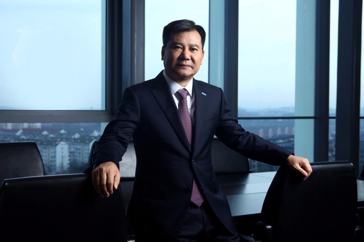 治大企业如踢小球 张近东通过组织管理实现大体系下小团队协同