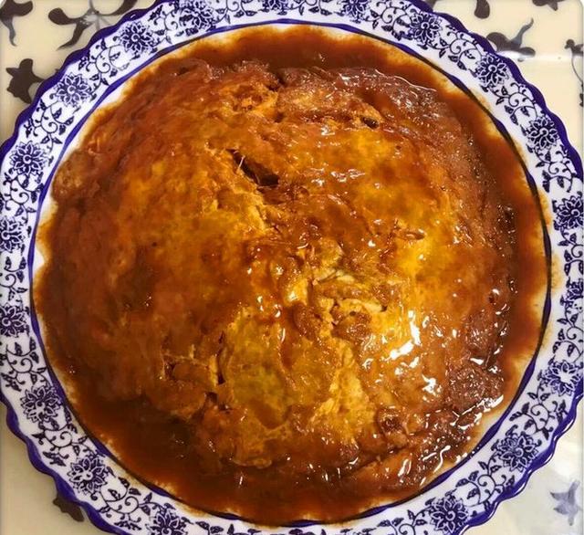 做好后的锅塌里脊,既有肉的口感,也有蛋的酥松,配上米饭,堪称"中式蛋