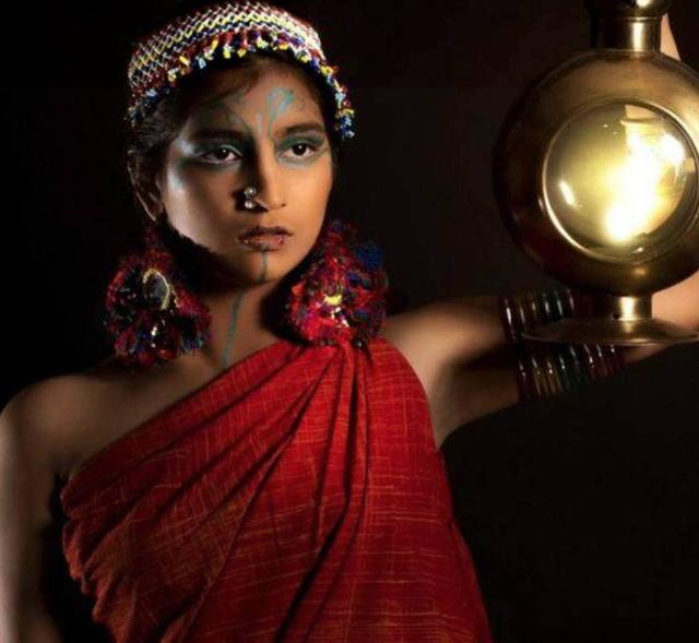 波斯进献两位美女,唐太宗为何把她们关在笼中欣赏?原因很无语!