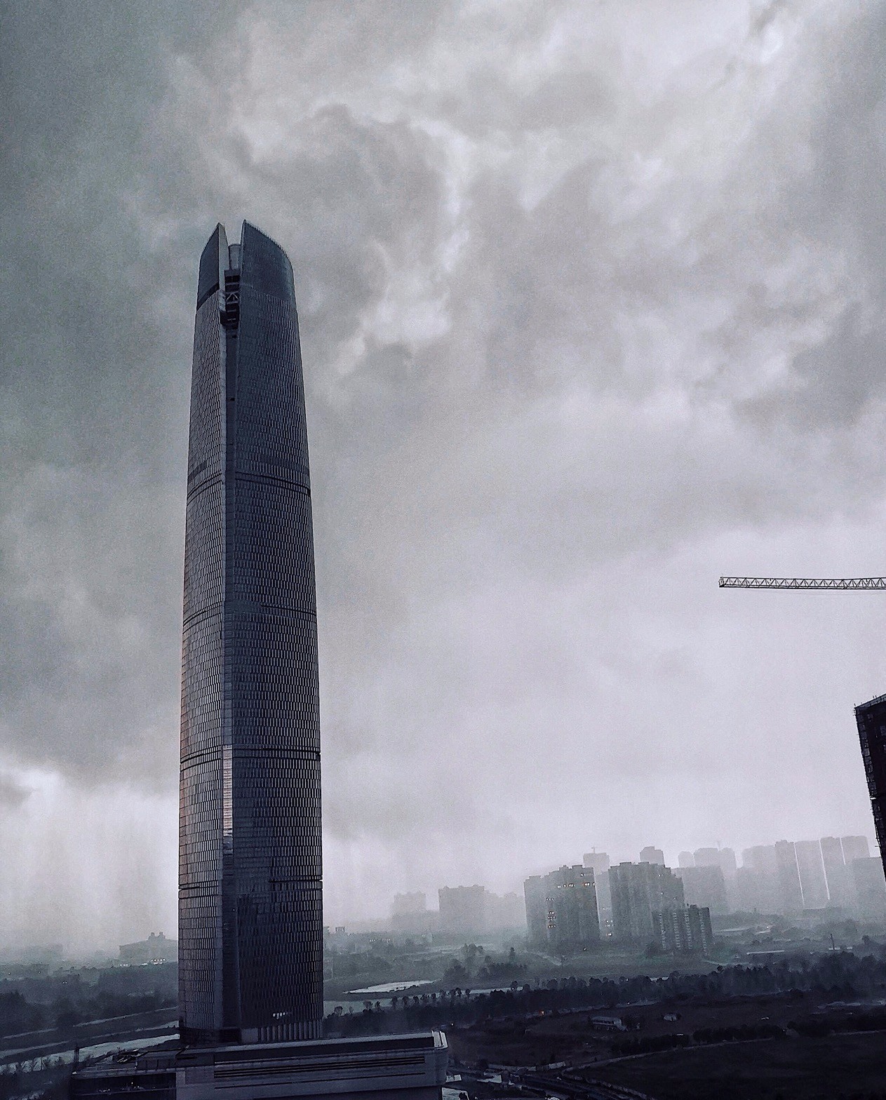 武汉今天的暴雨天气叫,"白天懂了夜的黑"!