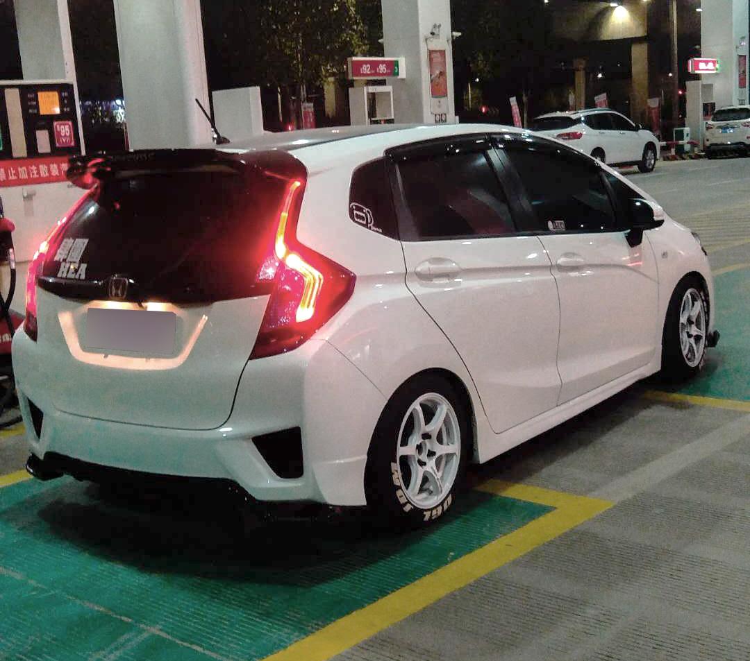 开原装飞度上路经常被人欺负,转投涡轮阵营化身180匹小钢炮!