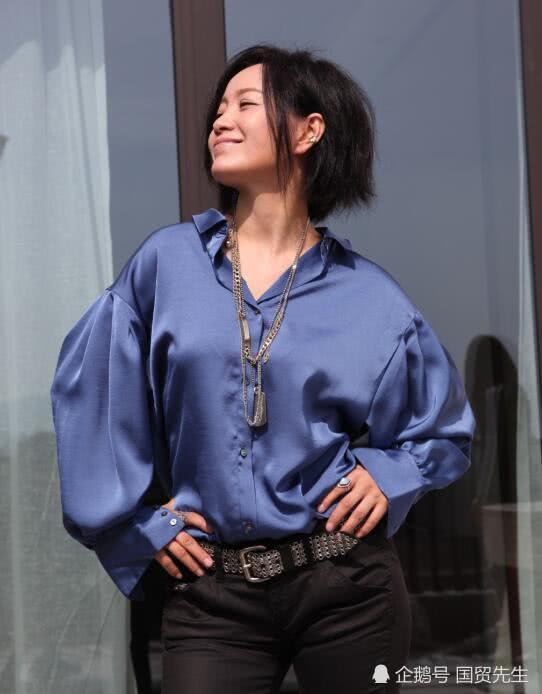 她曾被称为"摇滚天后", 一首歌红遍大江南北, 如今50岁变这样