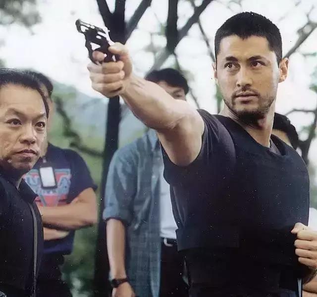 警察形象深入人心,与妻子恩爱26年,女儿漂亮|王敏德|飞虎雄心|警察