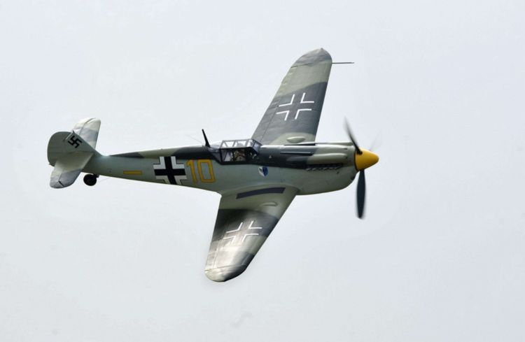 但是,由于苏联空军的主力大多数都是伊16或者伊153等老式战斗机,在