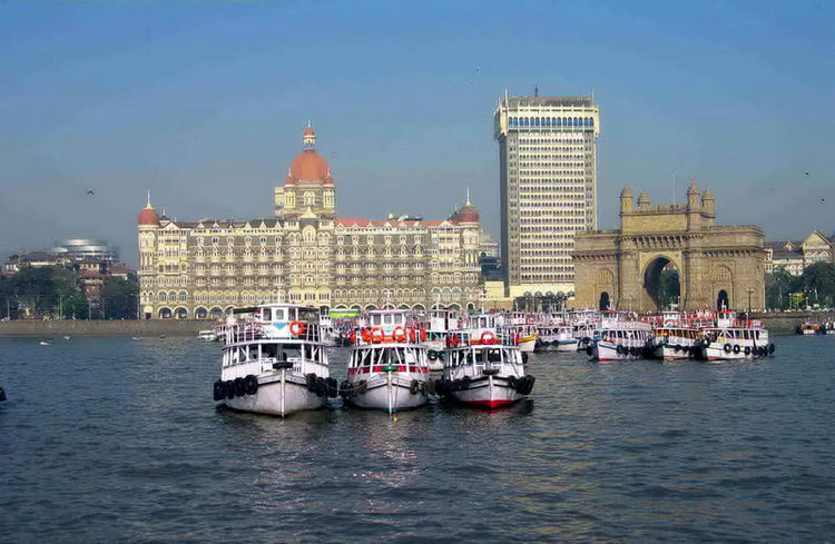 来到了印度孟买才发现,根本就不落后,繁华堪比中国的上海了!