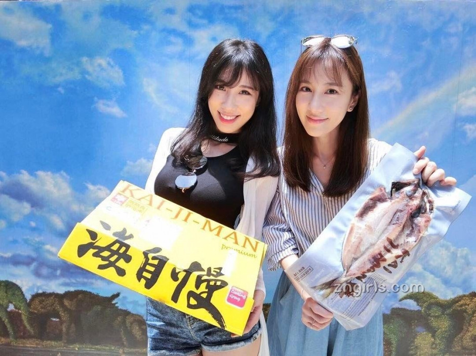 黑涩会美眉黄乔歆私房照