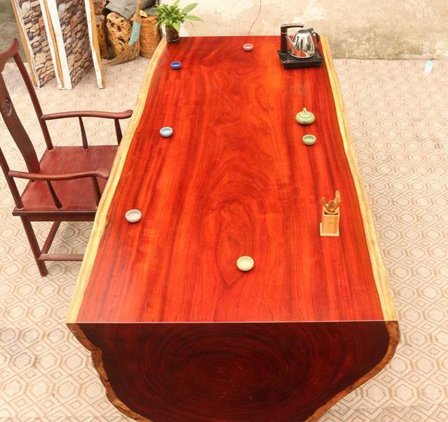 全世界唯一的红色木头切开如血般鲜艳没想到却是木界奢侈品