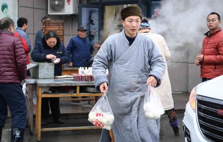 离婚后再次陷入情感纠葛后出家,建立护生小居帮助那些秘密小答|吴兵