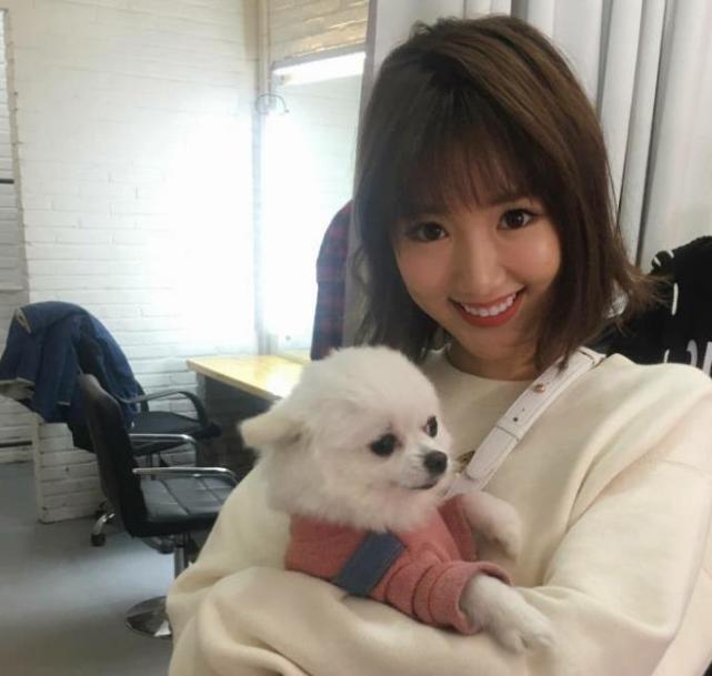 毛晓彤分手后变真性情喜欢宅在家素颜打游戏一日三餐点外卖