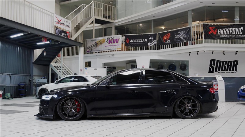 赋予了暗黑系灵魂的改装车!奥迪a4改装案例