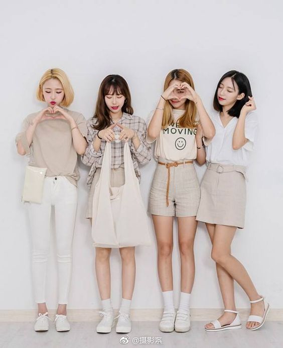 超有feel的四人帮闺蜜合照