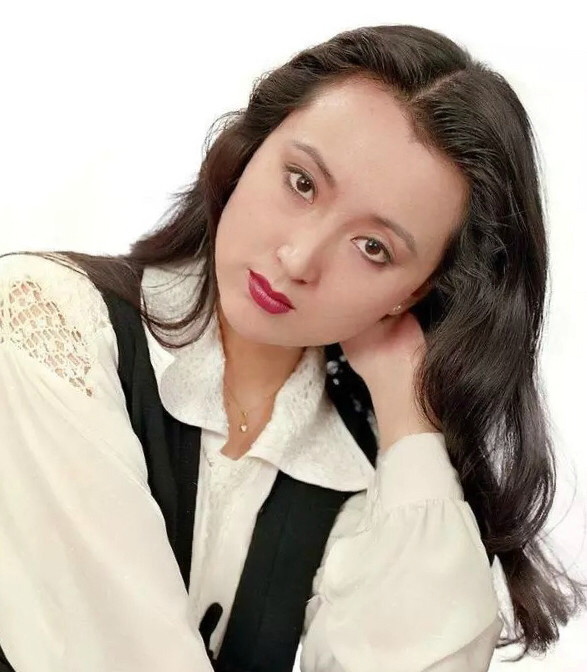 一代美人陈晓旭的照片,图三尽显沧桑,令人同情