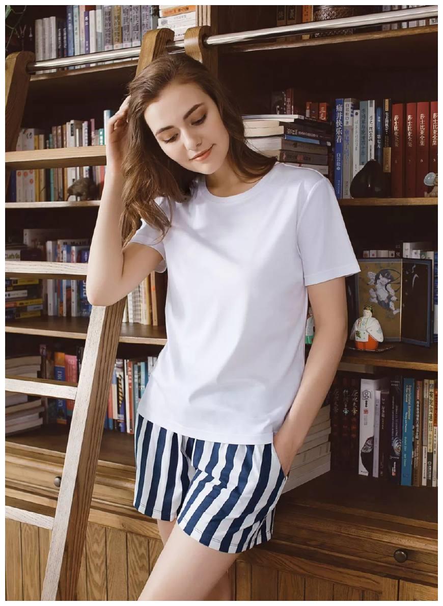 风靡夏季的白t,明星穿了都不愿意脱!