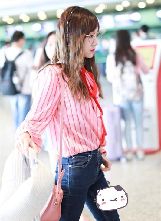 冯薪朵亮相打扮好有女人味这点和鞠婧祎就不同了