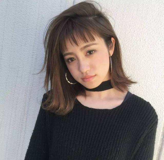 头发半长不短不知道怎么打理4个超简单发型让你美美度过尴尬期