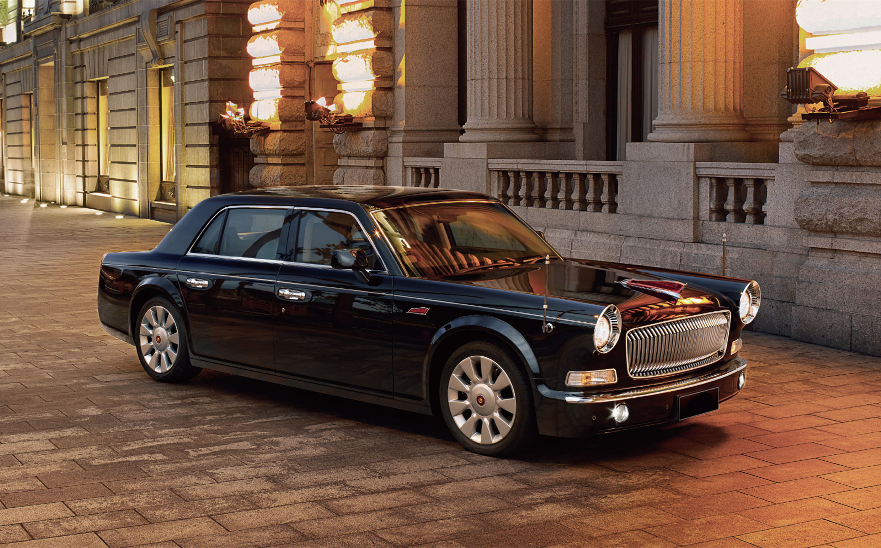 据悉,红旗l5限量定制版是我国首款限量定制款豪华轿车,而且它的"定制"