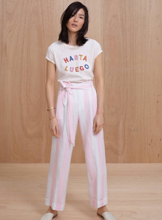 最有看点的就是刘雯的裙摆,是用金属串成的,虽然好看,但是很重