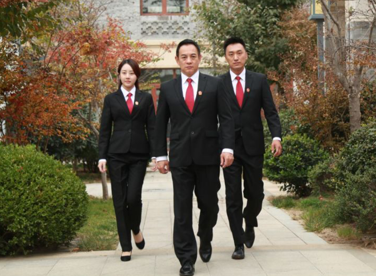 执行题材电影《特别追踪》青岛上映 "法官抓老赖"搬上银幕