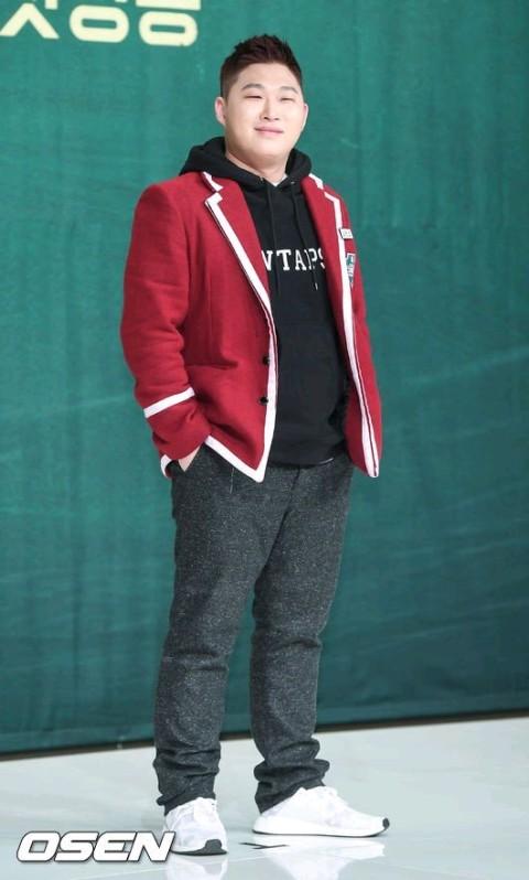 韩国女模特林宝拉最近在社交网站发布了一张她穿着