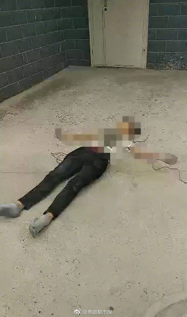 许,望都县公安局接到报警称,在某小区发现一坠楼男子,因伤势过重死亡