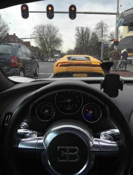 有这样的装逼吗晒出这样的豪车照片车主到底怎么想的