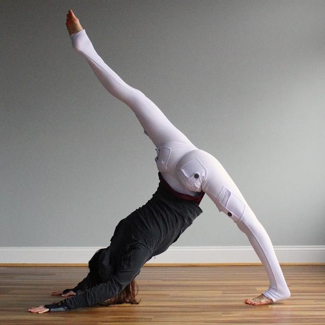 晚上除了夜跑,你还能练瑜伽,这是不错的减肥方法