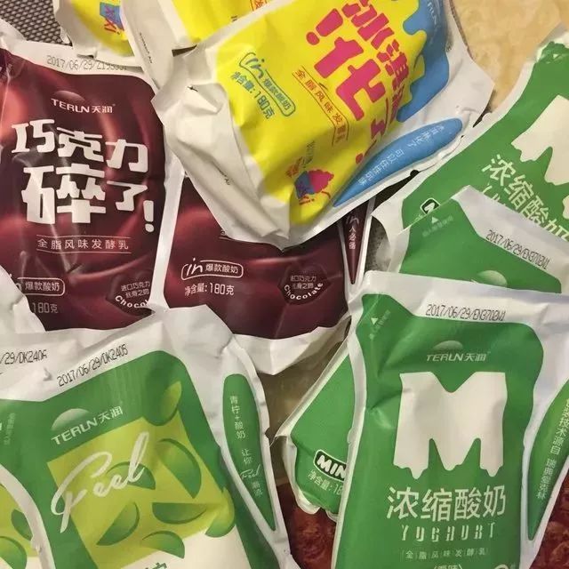 增稠剂:果胶,明胶,淀粉等甜味剂:阿斯巴甜,安赛蜜乳化剂:乙酰化二淀粉