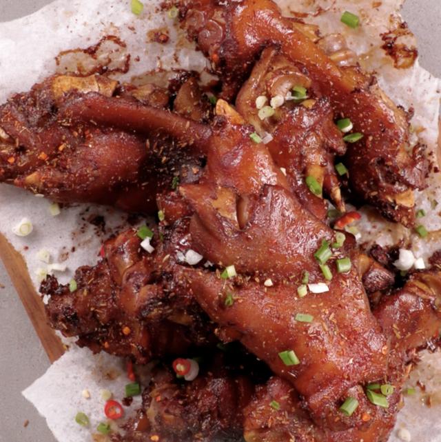 孜然烤猪蹄好吃有简单