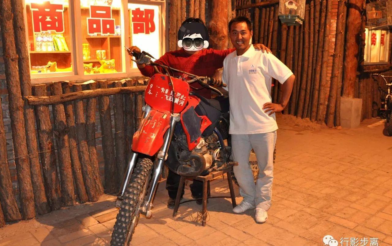 柯受良飞壶口瀑布后立即拆台? 原来农村业余小伙驾摩托车即可超越