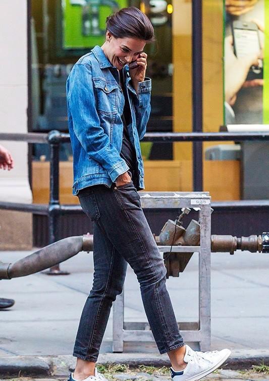 ▼苏瑞妈则是一身牛仔配adidas stan smith.