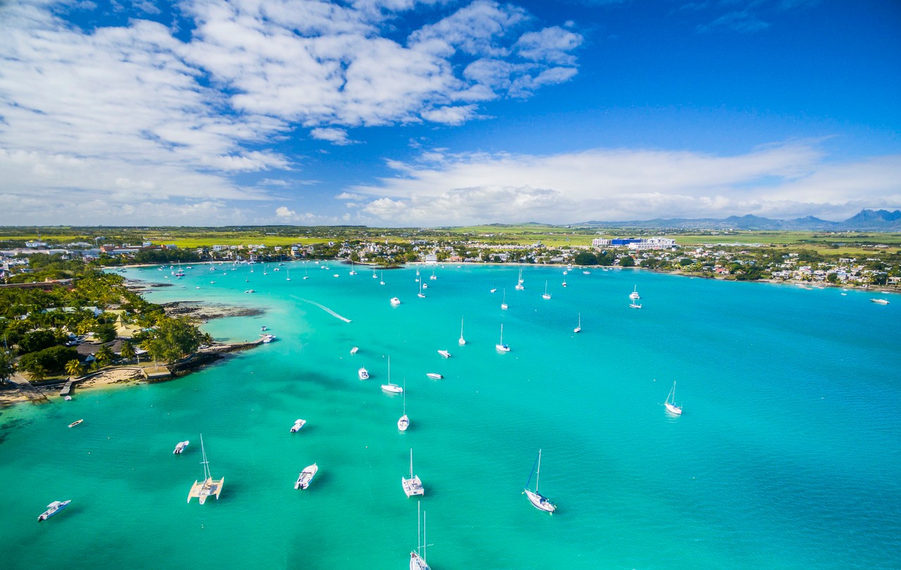 毛里求斯首都,三面环山一面朝海,风水宝地