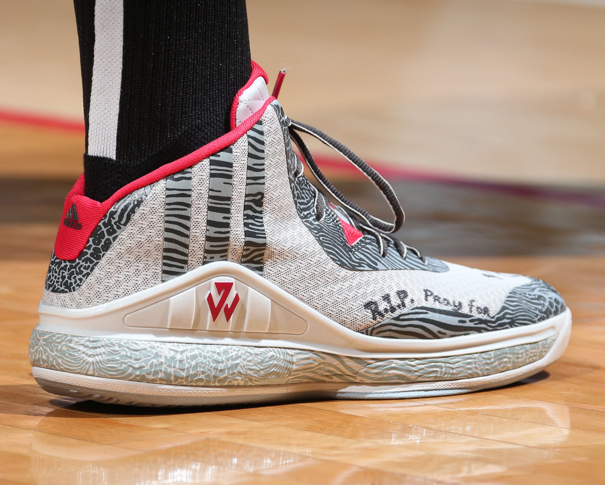 拉文上脚rosecityadidaskobe1沃尔穿着adidasjwall1蒂