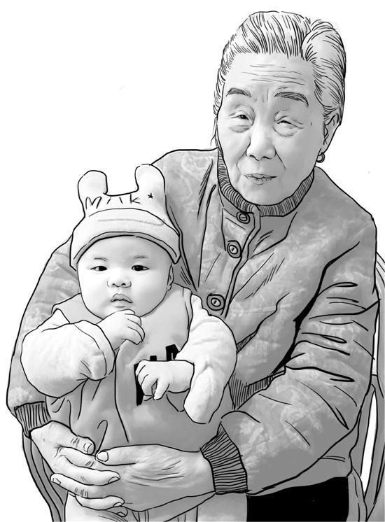 一位94岁的老奶奶,金钱豹,金钱熊,金钱兔一家人 宠着!