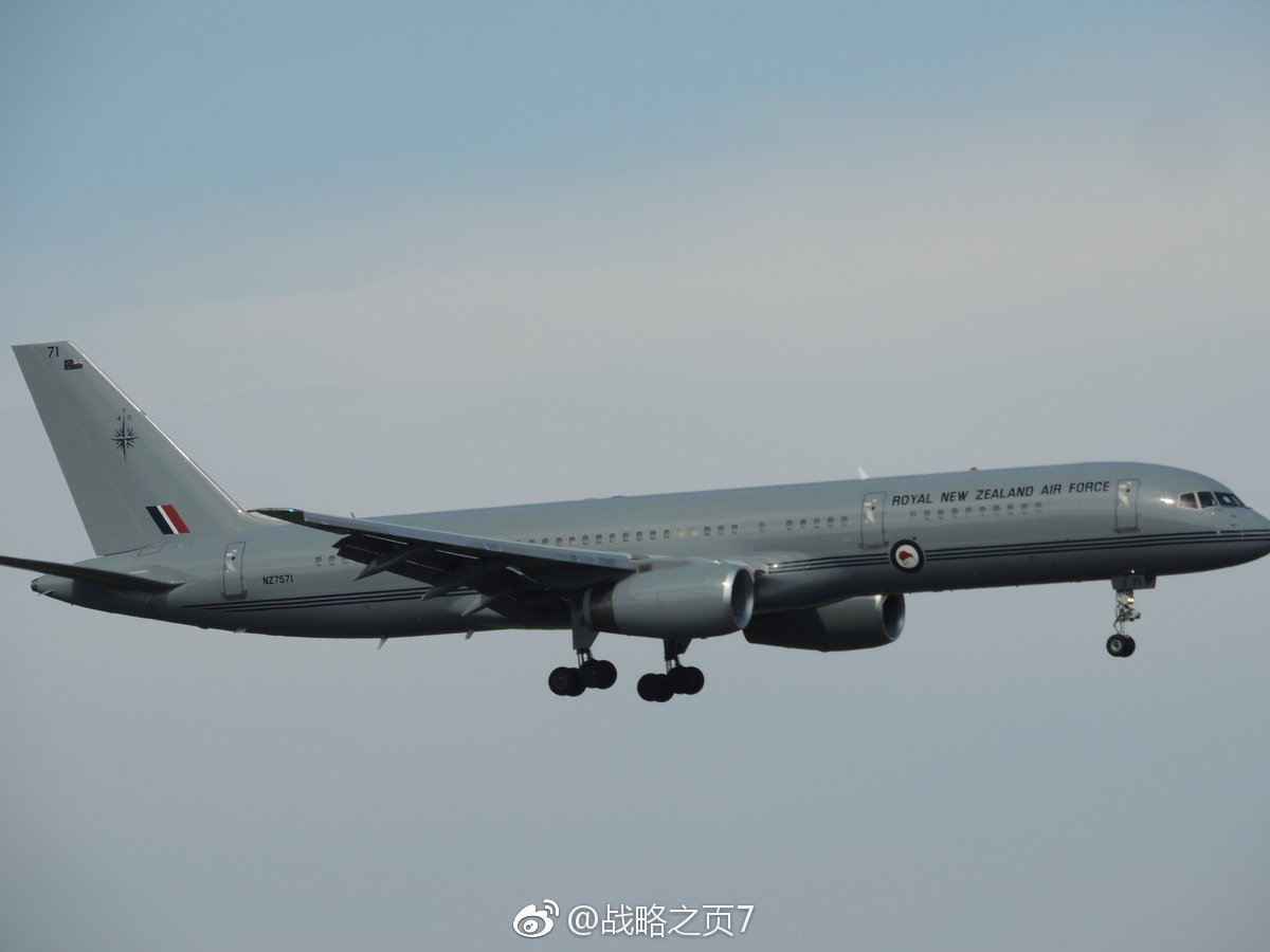 今天下午新西兰皇家空军奥克兰基地第40中队1架编号为nz7571的波音757