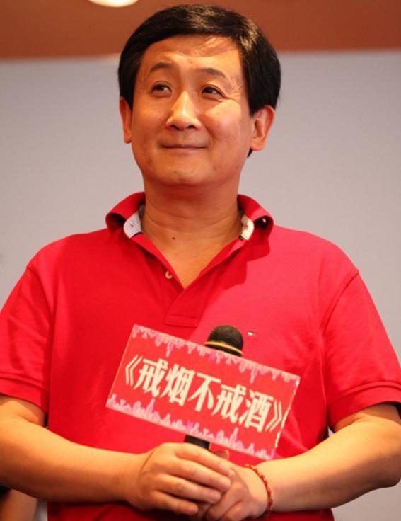 与葛优同批走红,因受打击隐退开餐馆,被大家误认为"达康书记"